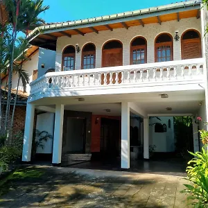 Guest house Ceylon Travel And 